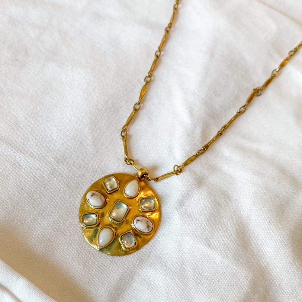 Stella & Dot Necklace - Picture 2 of 3